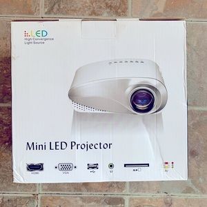 Mini LED projector - HDMI, SD card compatible